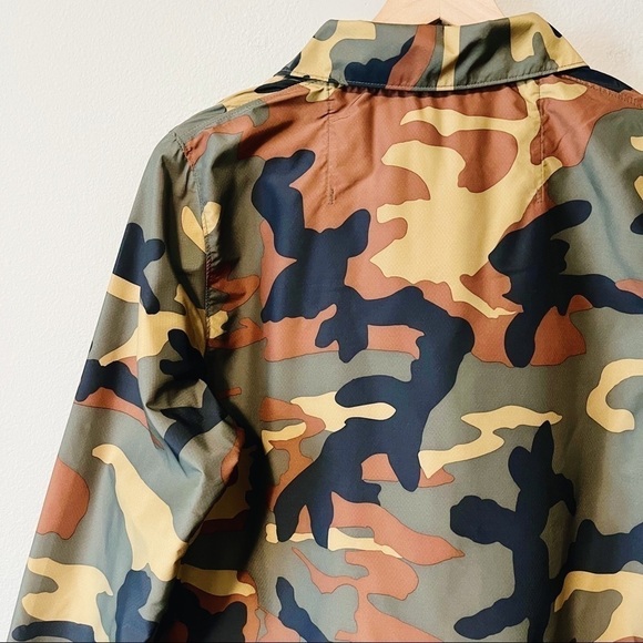 Herschel NWT Women’s Voyage Long Coach Jacket Woodland Camo Print Size Medium - Picture 6 of 15